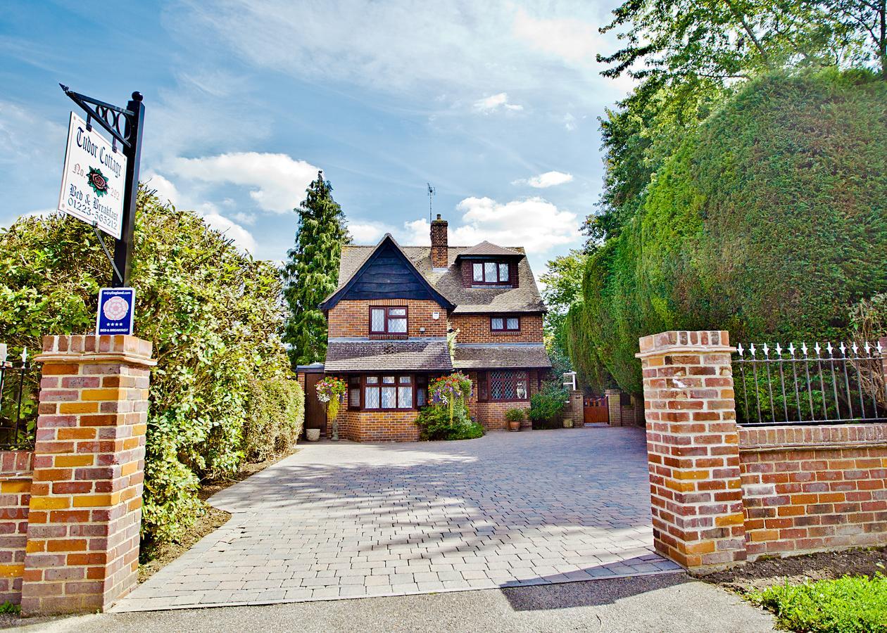 Tudor Cottage Bed & Breakfast CBG Exterior photo